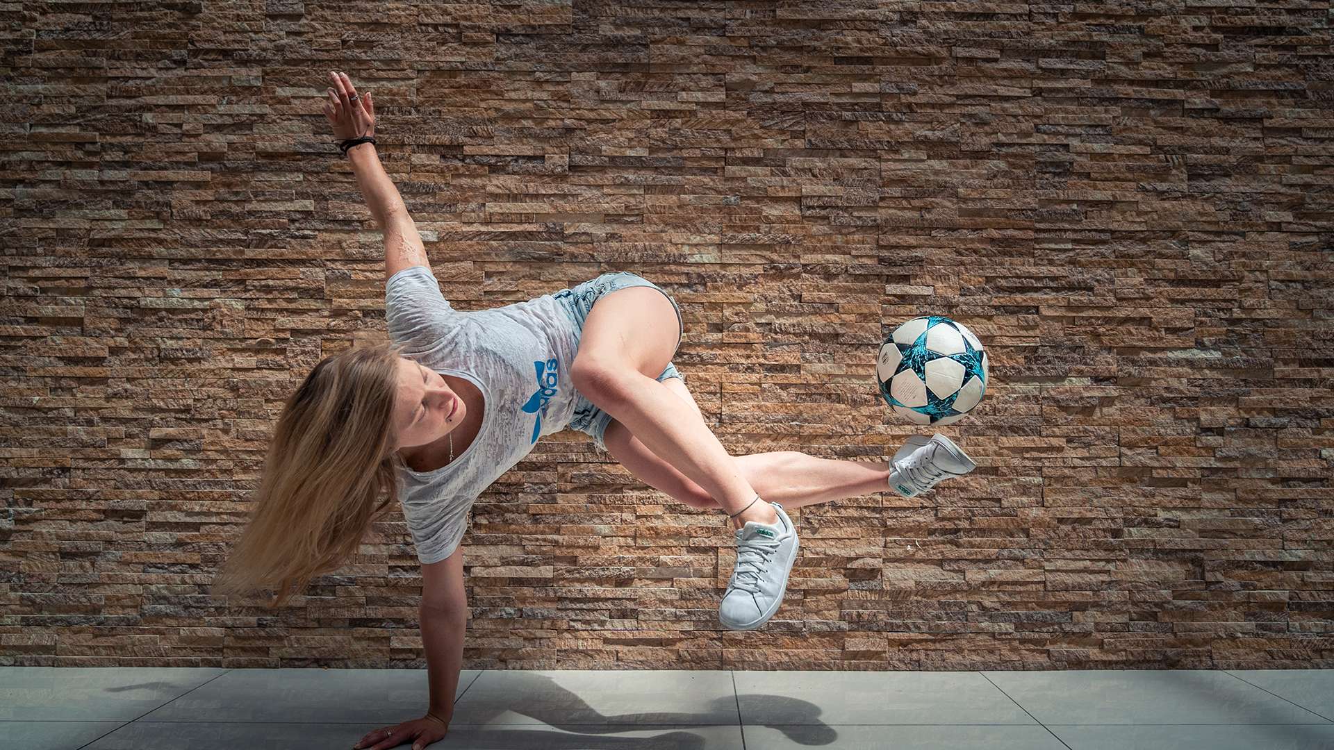 贝林厄姆新恋情曝光 荷兰时尚模特魅力四射引热议