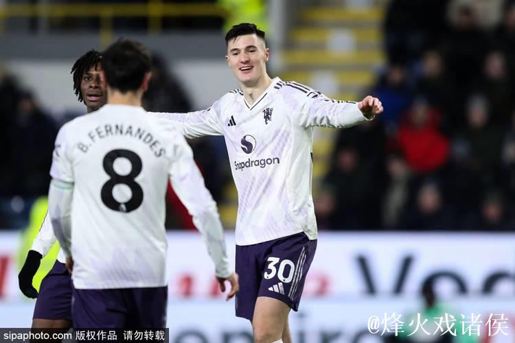 英超-舍什科梅开二度海文乌龙 曼联与伯恩利2-2握手言和